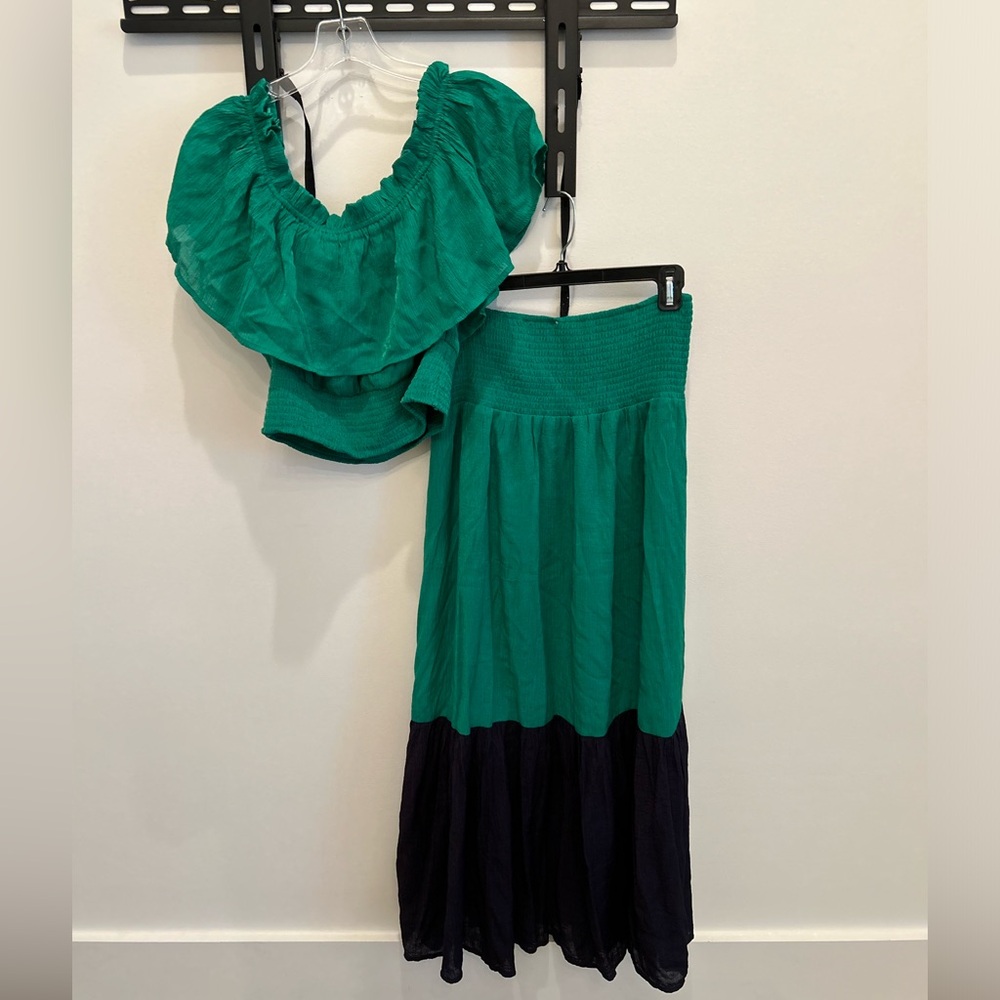Green and navy skirt set